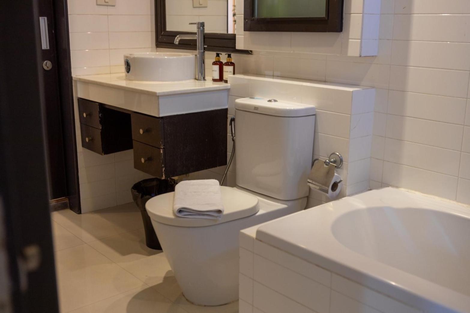 P Villa Lamoon Thonglor Bangkok Luaran gambar
