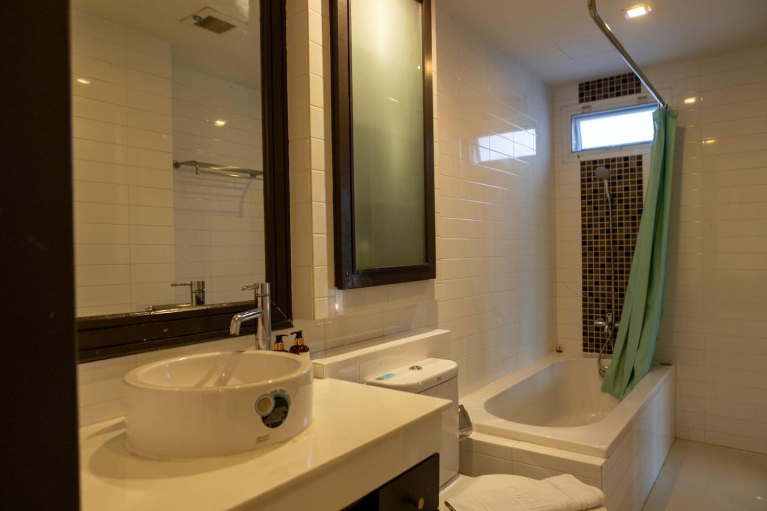P Villa Lamoon Thonglor Bangkok Luaran gambar